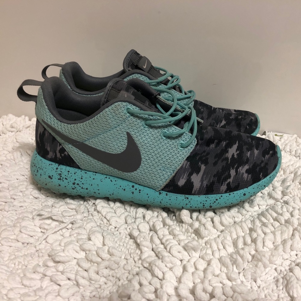 CUSTOMIZED Nike Roshes